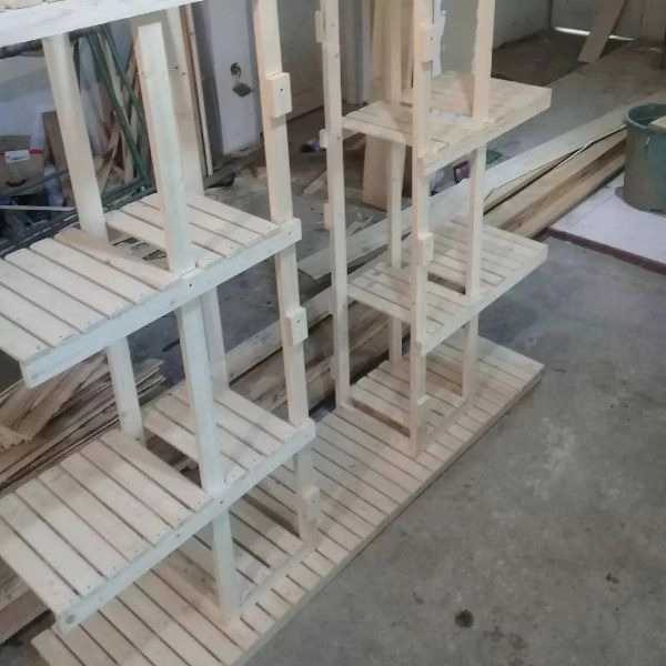 طراحی وساخت انواع استند در اشکال  مختلف