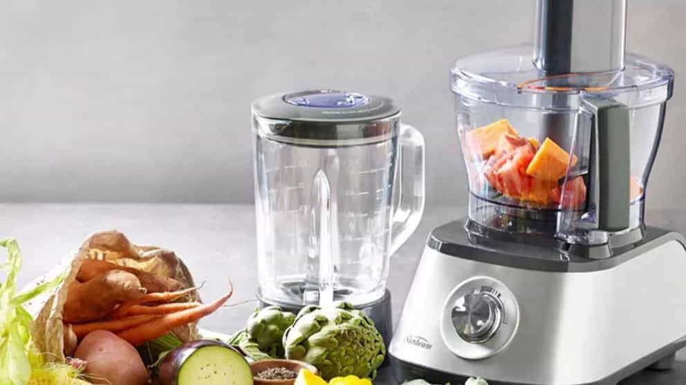 The difference between a food processor and a chopper