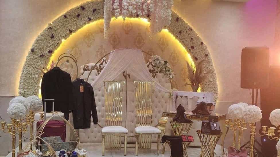 Hamedan'daki Bagh Safa Salonu, zengin menüsü ve lüks törenleriyle 1.000 kişilik kapasiteye sahiptir.