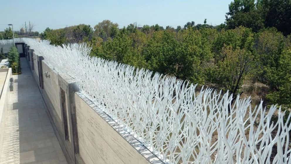Application of deer antler protection fence