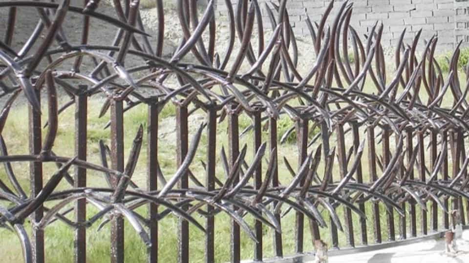 How is the deer antler guard installed?