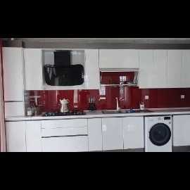 پروژه ی کرمانشاه  شیشه های بین کابینی