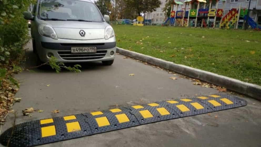 What is a speed bump? Types of speed breakers and their characteristics