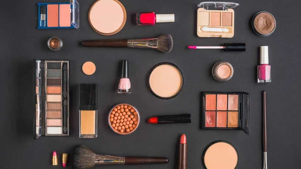 التعرف على الأنماط المختلفة لمكياج الوجه