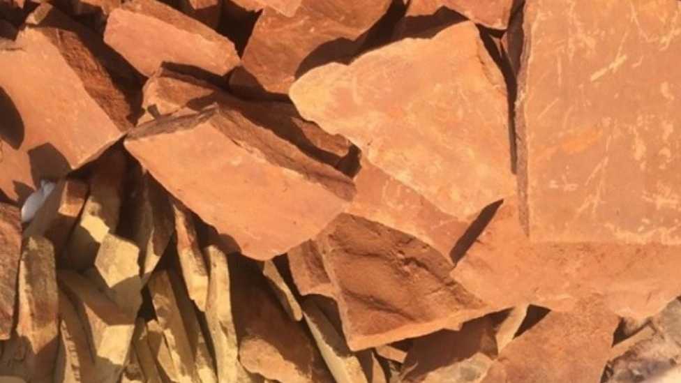 سنگ لاشه یا سنگ ورقه ای چیست و چه تفاوتی با سنگ مالون دارد؟