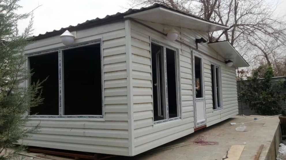 إنتاج وحدات سكنية كبيرة من الفلل المغطاة بألواح في طهران