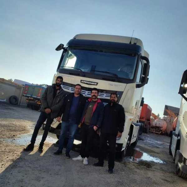 نمایشگاه کامیون و کشنده و باری و کمپرسی صالح در اسلامشهر تهران