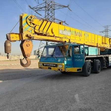 موسسه جرثقیل صحراگرد