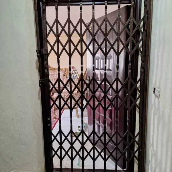 درب آکاردئونی رحیمی در بابل