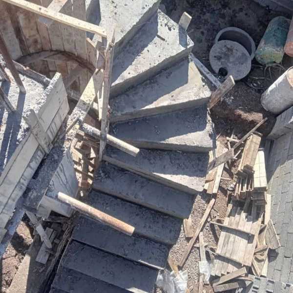 پله گرد بتنی نرده بتنی و پله پیچ بتنی رضازاده