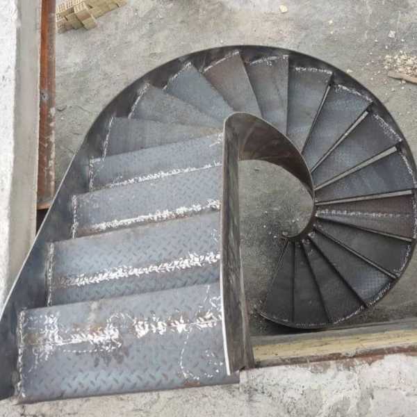 پله مارپیچ و نرده استیل آریا استیل