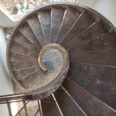 پله مارپیچ و نرده استیل آریا استیل