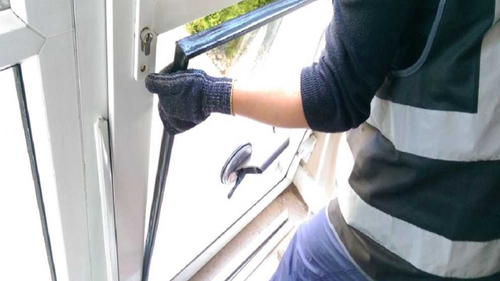 Construction and installation of double-glazed doors and windows in Mahalat and Central Dilijan