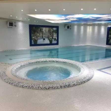 استخر،سونا و جکوزی پول استار