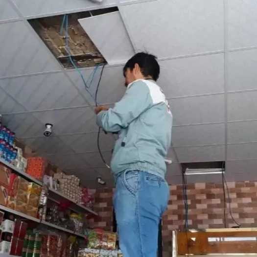 دوربین مداربسته و دزدگیر