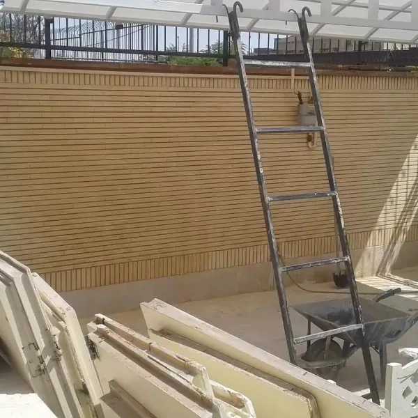 شستشوی دیوارآجری با دستگاه سندبلاس و موادسیلیس