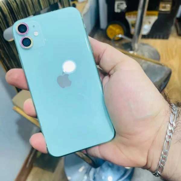 اپل استور هیراد