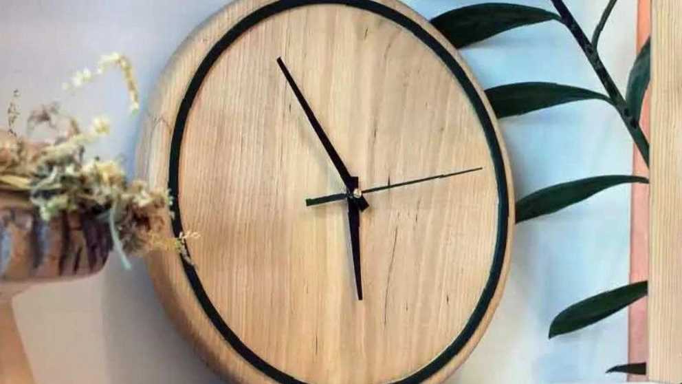 چرا باید ساعت دیواری چوبی را انتخاب کنیم؟
