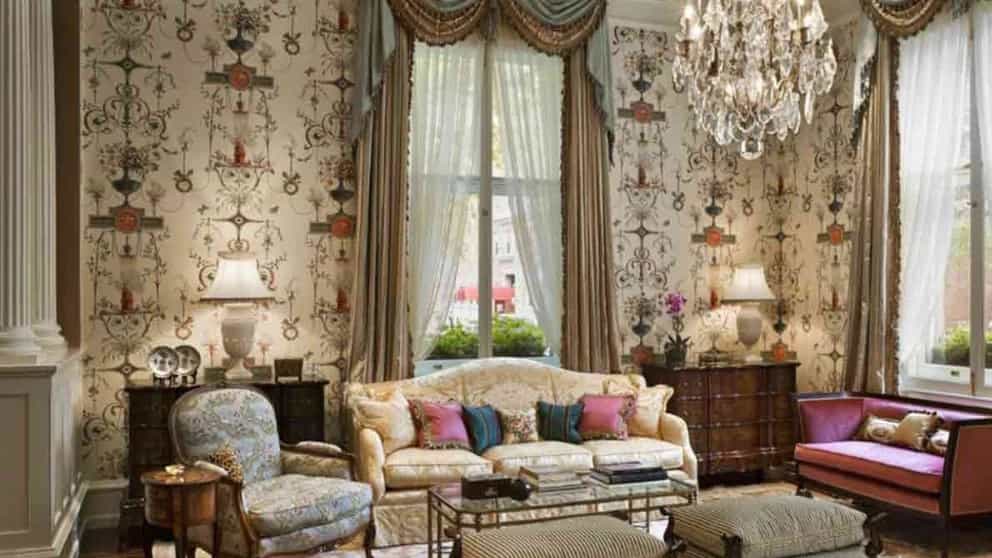 Use classic and modern furniture at the same time