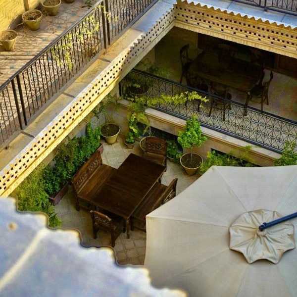 عمارت گلبهاری