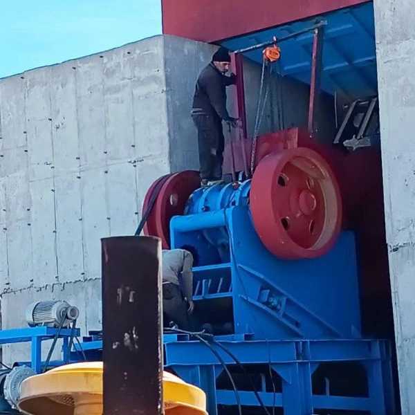 پیمانکاری و انجام پروژه های ساختمانی شرکت زمرد کوه بختیاری