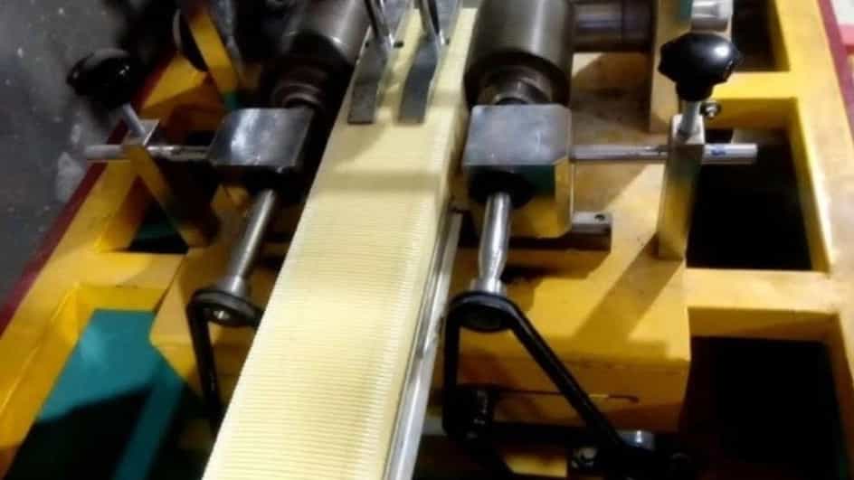 Roll paper folding machine