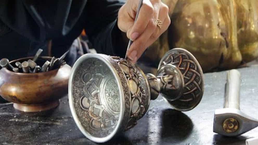 ما هي القضايا التي يجب أن ننتبه إليها عند شراء حاويات الأقلام؟