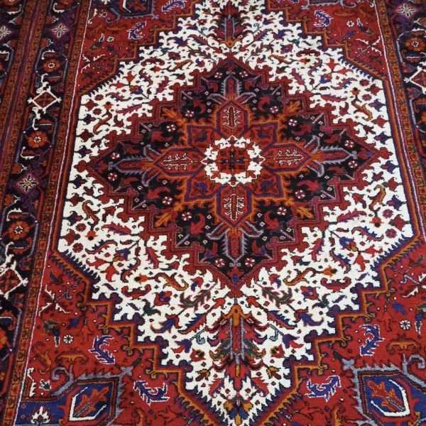 قالیشویی پورباقر در سنگر
