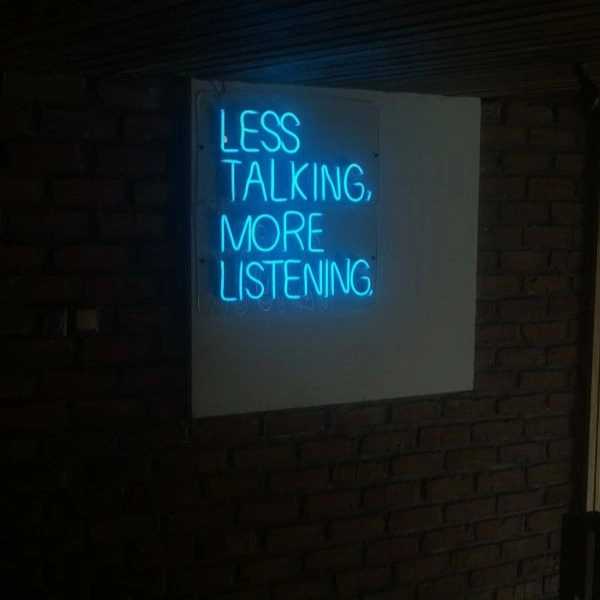 تابلوسازی نئون ویچ سنتر