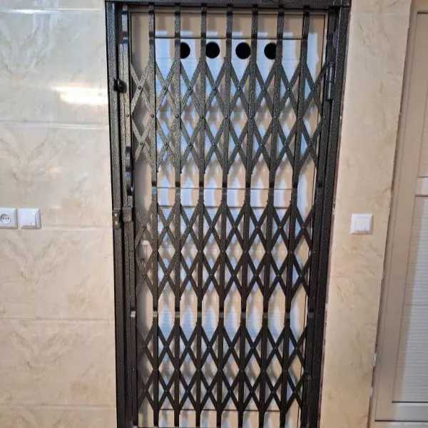درب آکاردئونی رحیمی در بابل