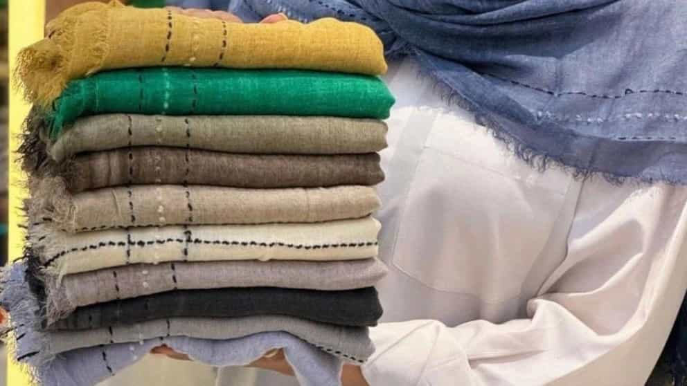 Mona Scarf, shawl and scarf store in Shahrood