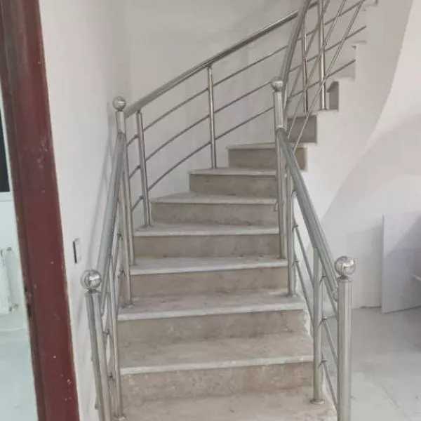 درب و پنجره دوجداره و توری پلیسه نادر