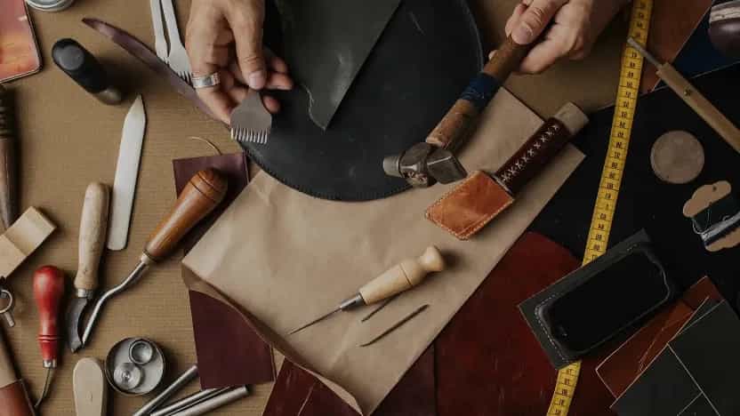 Important tips for repairing bags and shoes