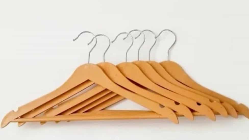 Types of hangers according to the type of clothes