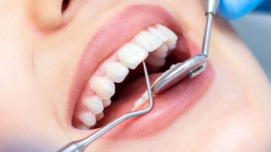 مطب دندانپزشکی دکتر هدیه رونقی در صومعه سرا