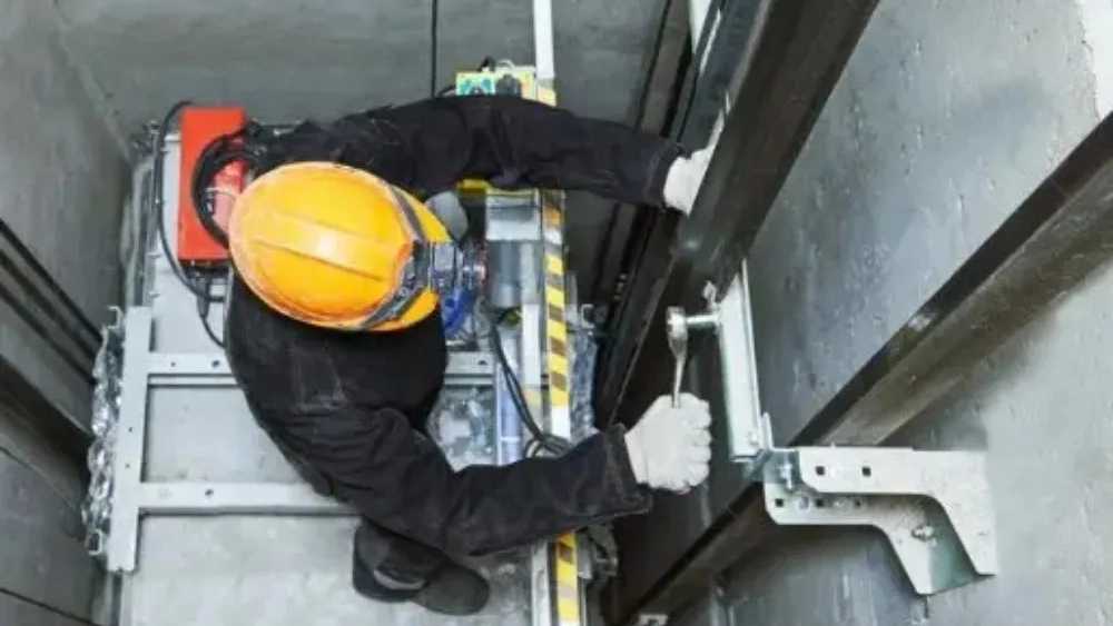 Power elevator, repair and repair of elevator failure in Tehran campus