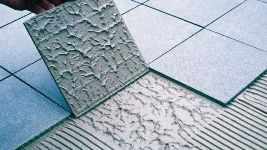 کاشی کاری ساختمان در تبریز