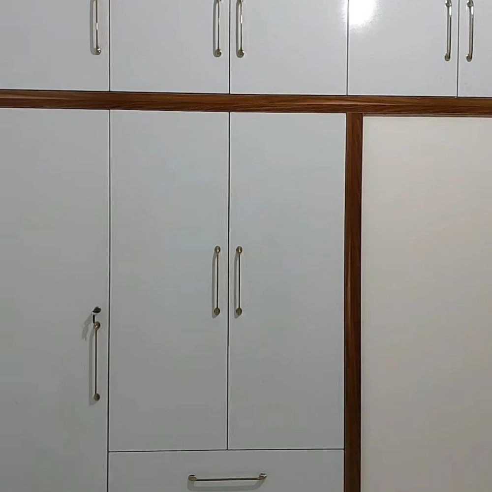 کابینت نئوکلاسیک و پلی یورتان در اصفهان