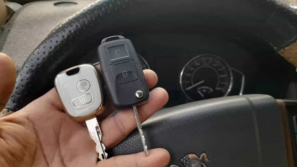 Peugeot katlanır uzaktan kumanda ve yedek anahtar yapımı