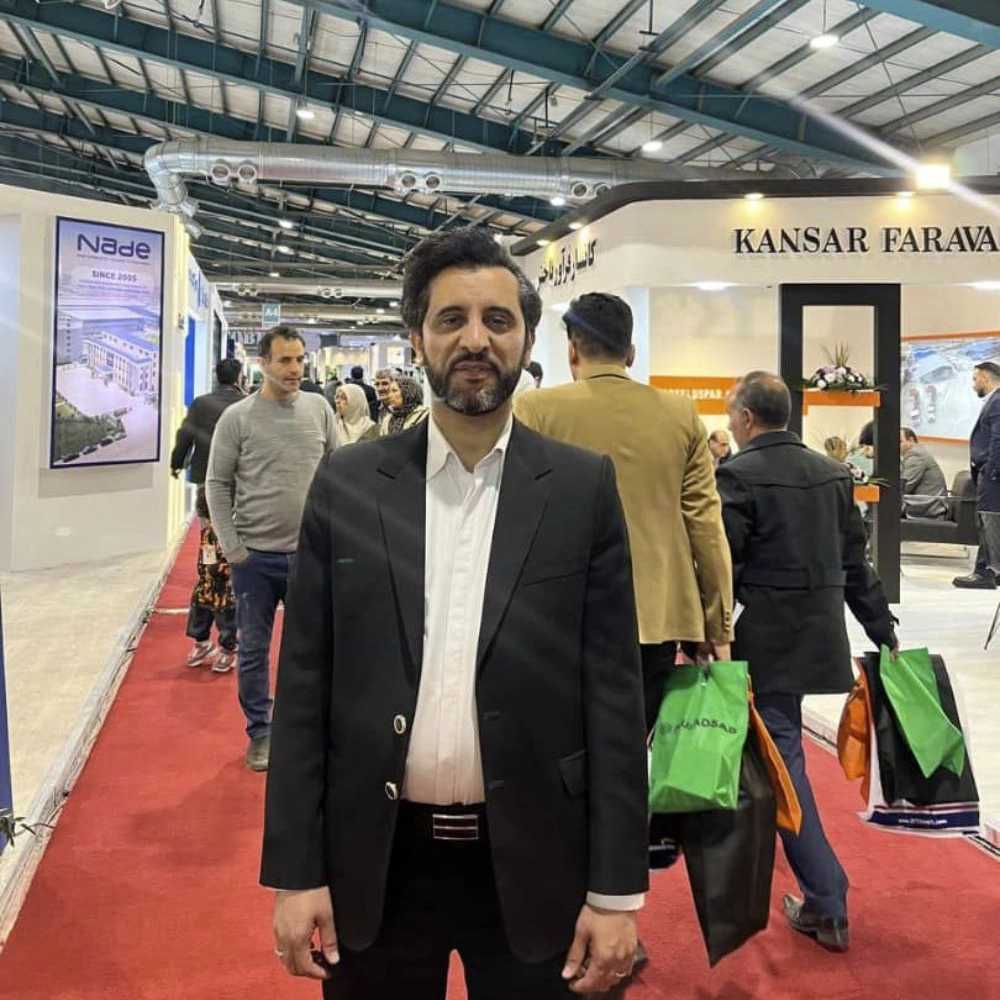 حضور مدیرعامل شرکت فیلتر آسمان ابی در نمایشگاه کاشی و سرامیک استان یزد