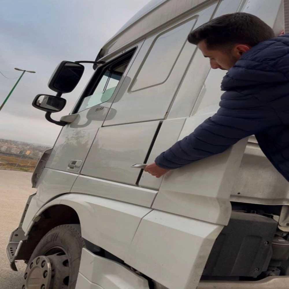 تشخیص رنگ خودرو شکرزاده