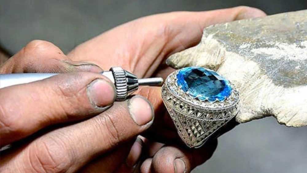 طراح انگشتر نقره در قم