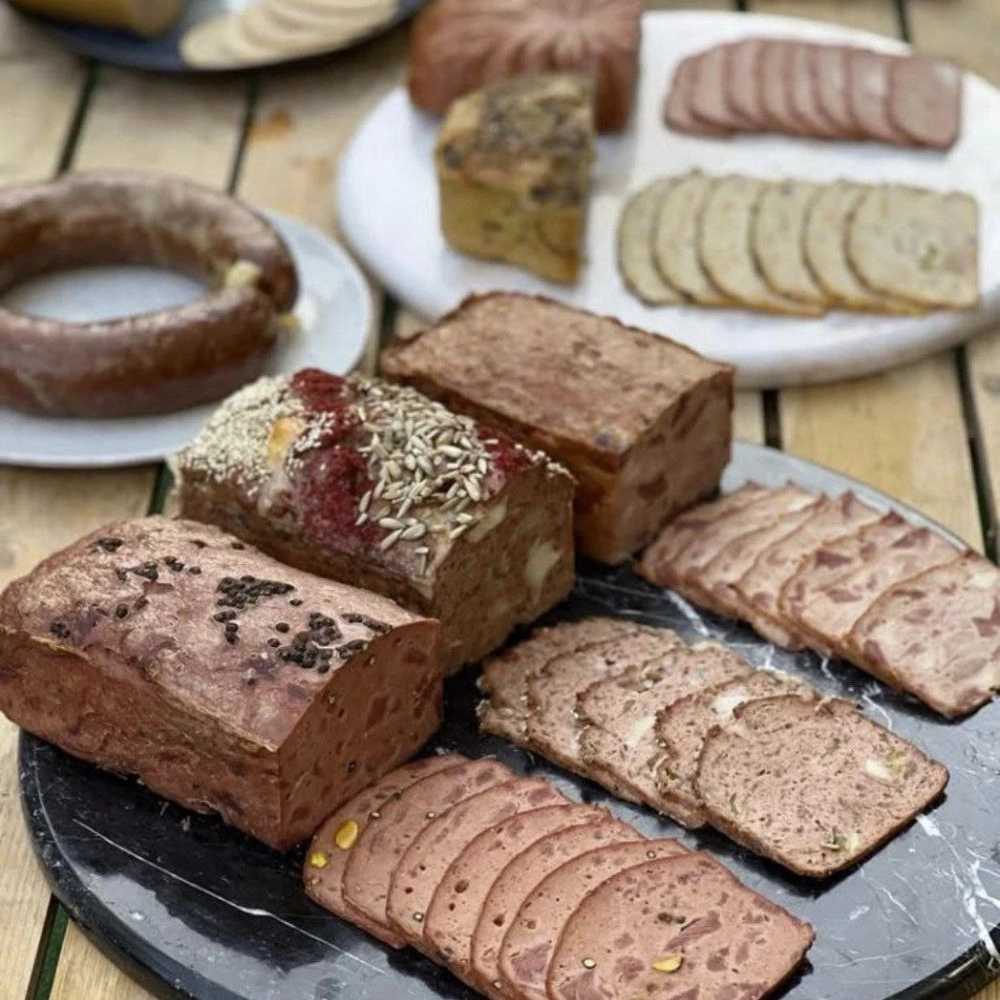 سوسیس و کالباس زیچک ، تولید سوسیس و ژامبون خانگی همبرگر در تهران