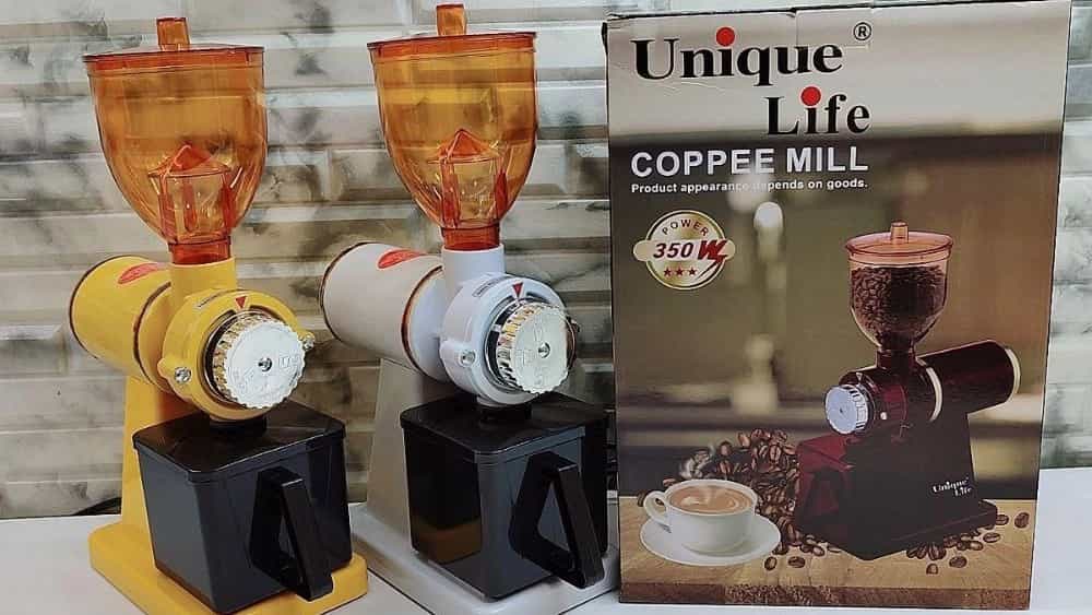 Sale of coffee grinder in home shop in Tehran