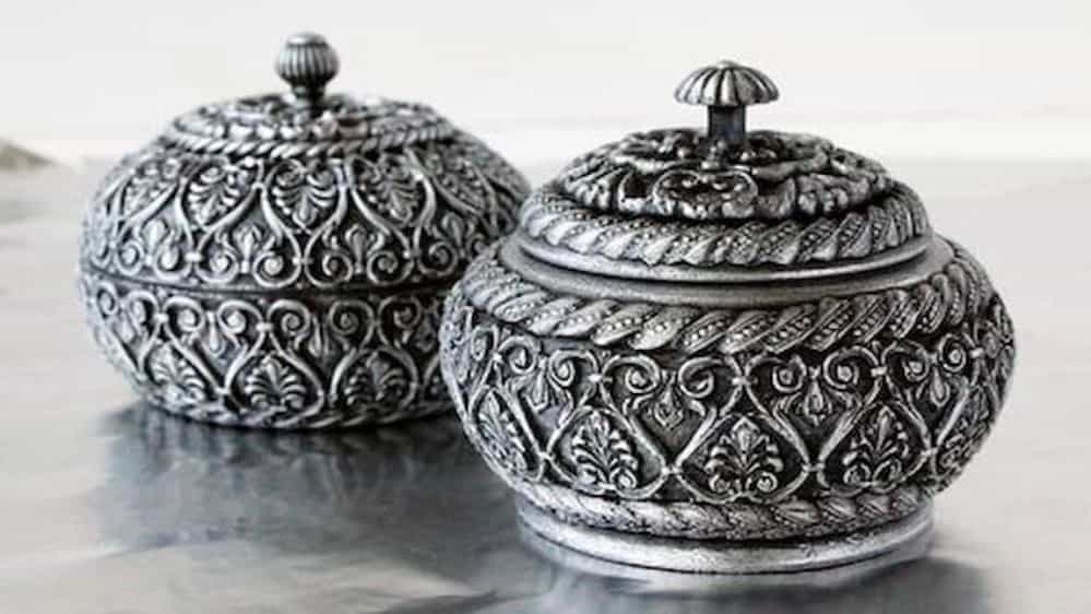 Buying old silverware in Tehran