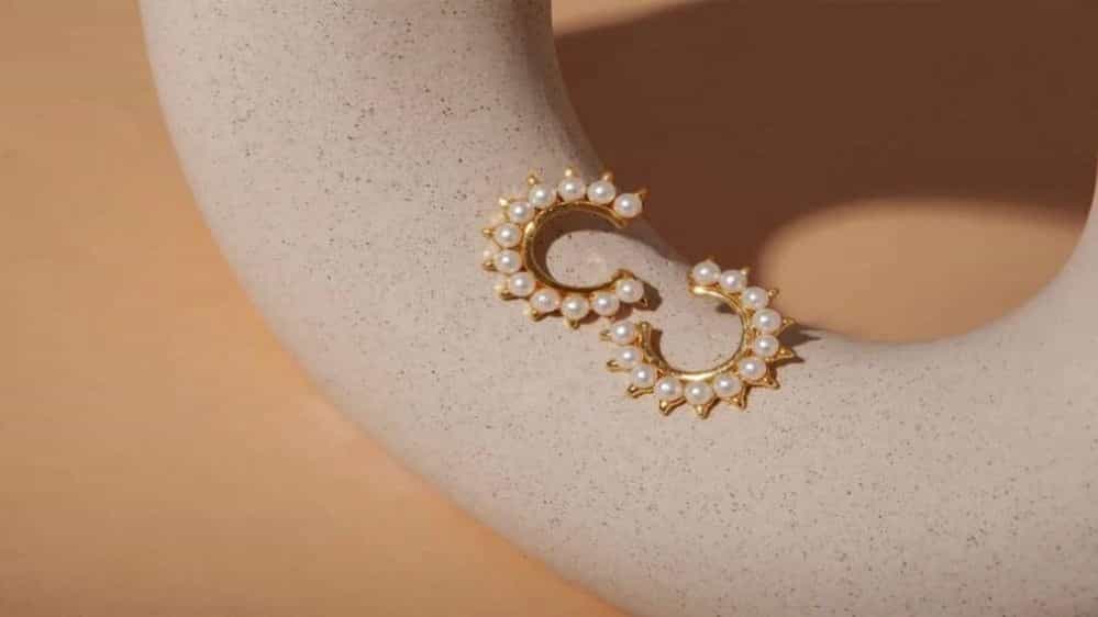 Sale of minimal gold service in Khomeini, Isfahan city