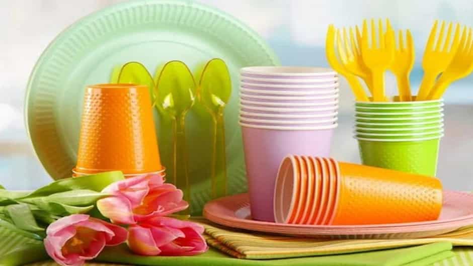 Production of colored disposable containers in Shahriar, Tehran