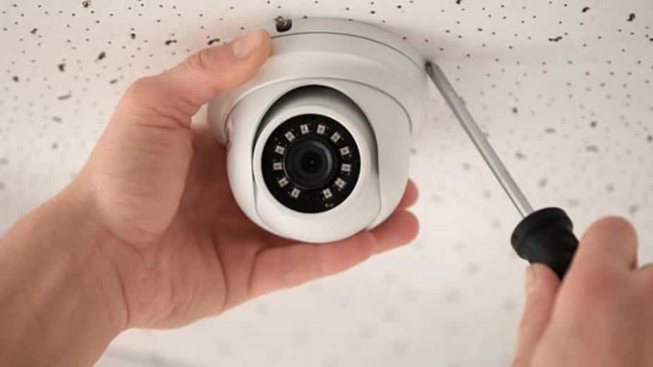 Installing a security camera in Rasht