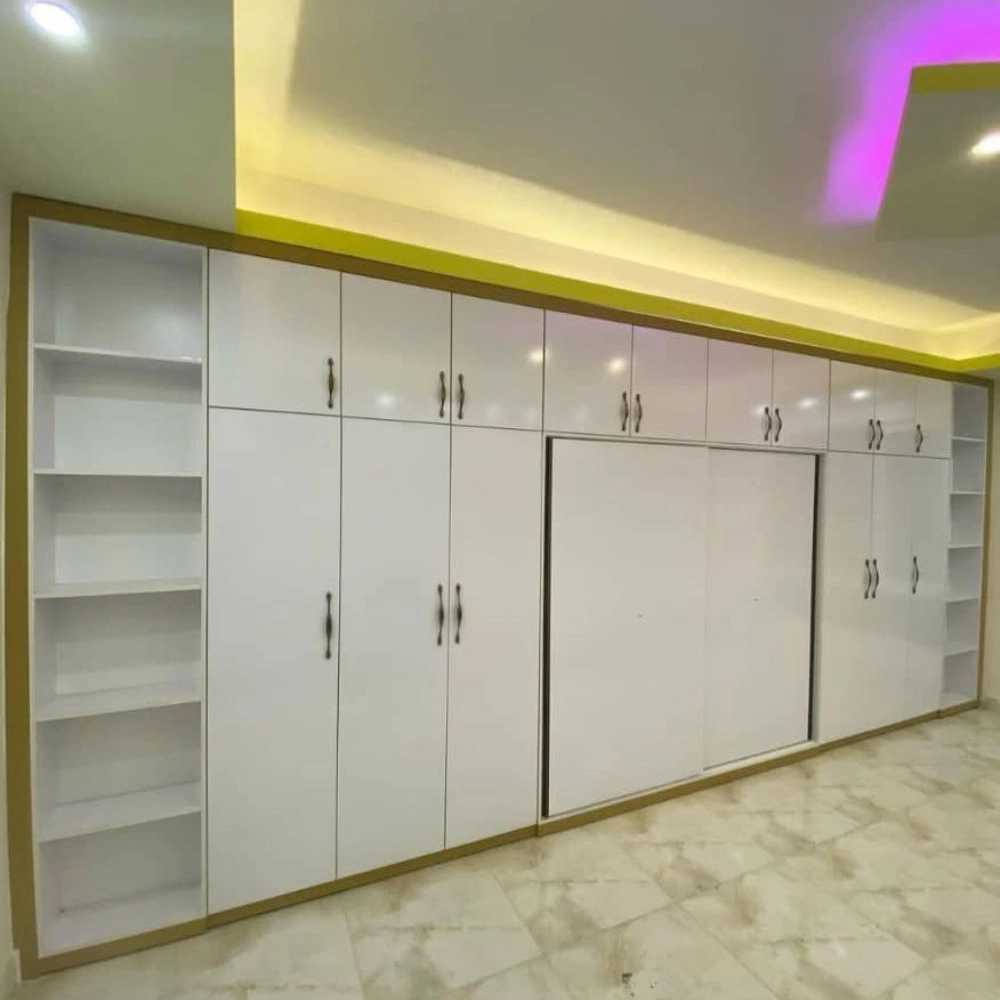 کمد دیواری با دستگیره