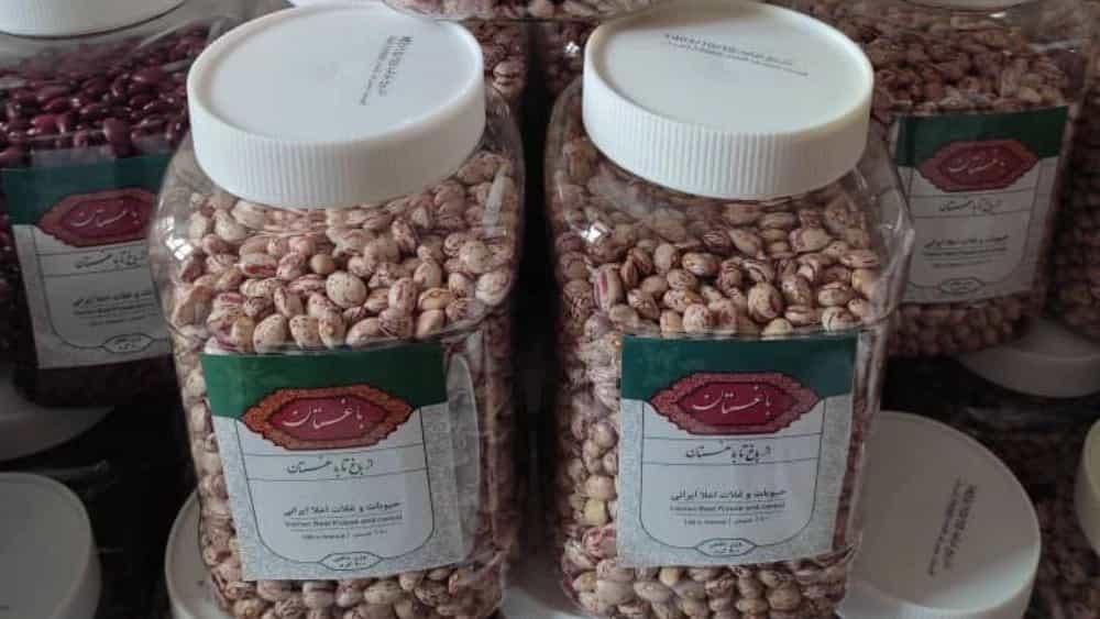 Sale of beans and cereals in Zanjan